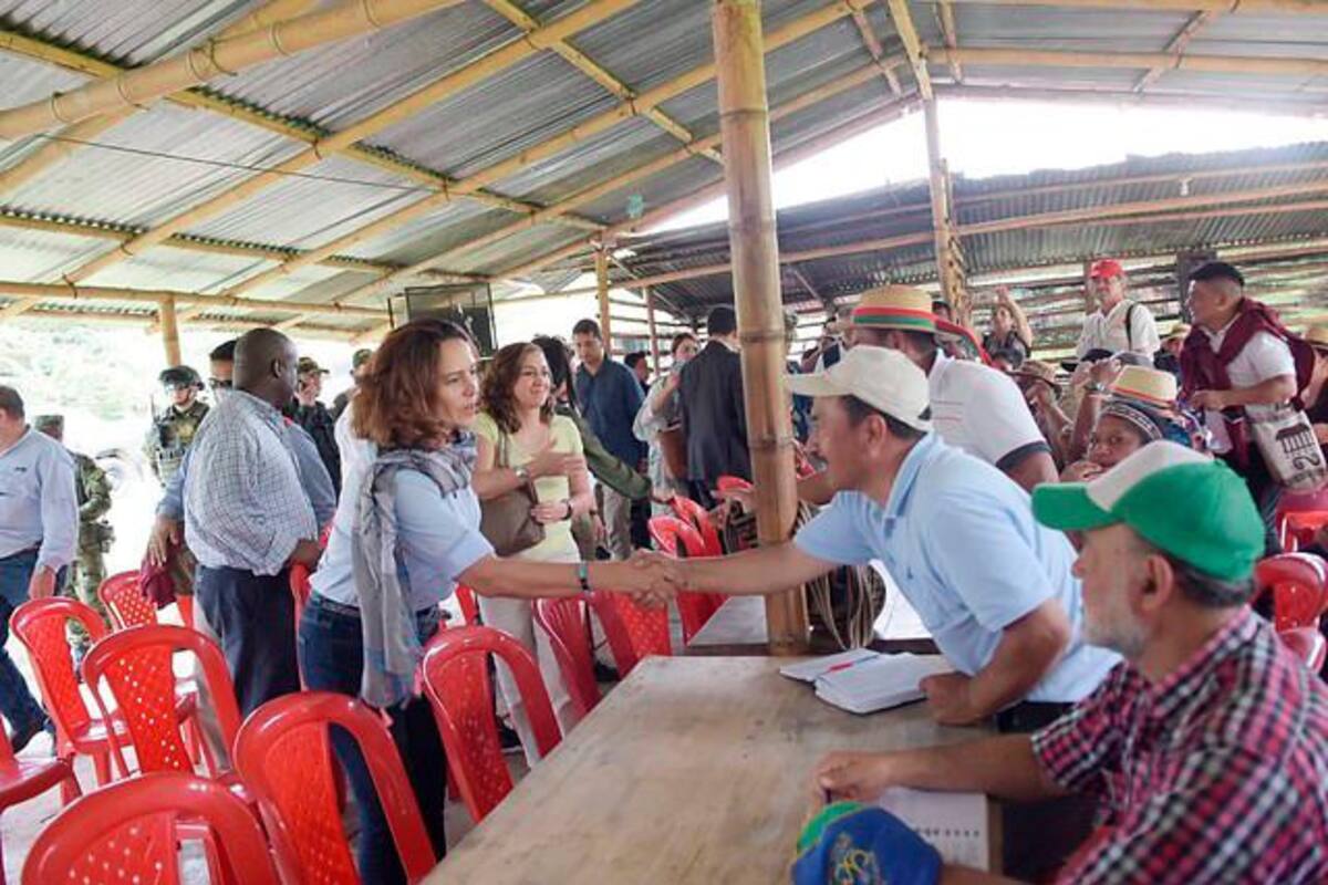 Gobierno arranca negociación con minga indígena en la Delfina, Valle