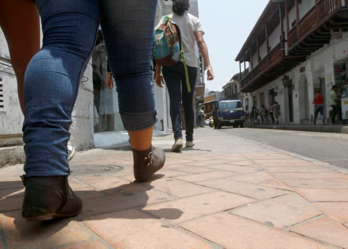 Aunque fueron pocos, algunos cartageneros sí se remangaron el pantalón en apoyo a las víctimas de las minas antipersonal. JULIO CASTAÑO - EL UNIVERSAL