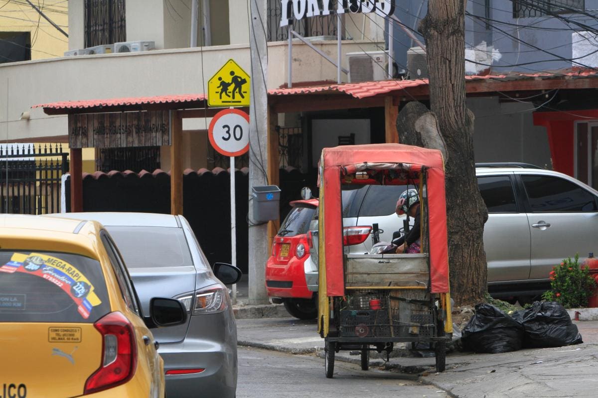 Continúa polémica por las bicitaxis en el barrio Manga