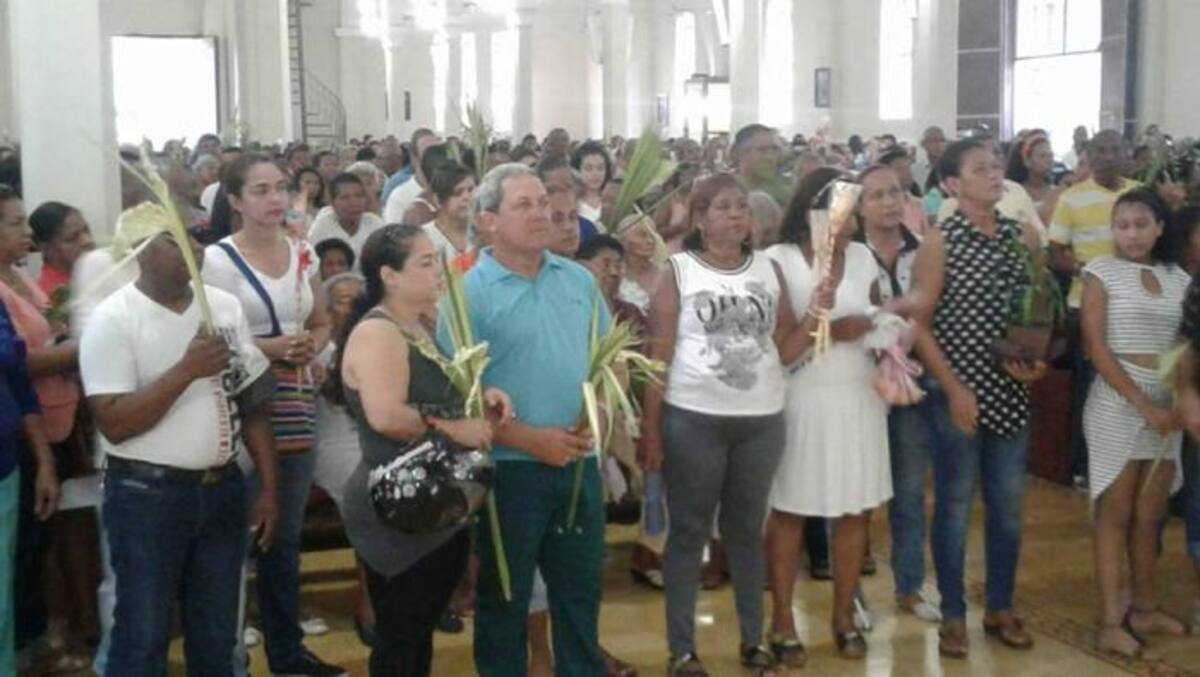 Misa en la iglesia María Auxiliadora. Julio Castaño.