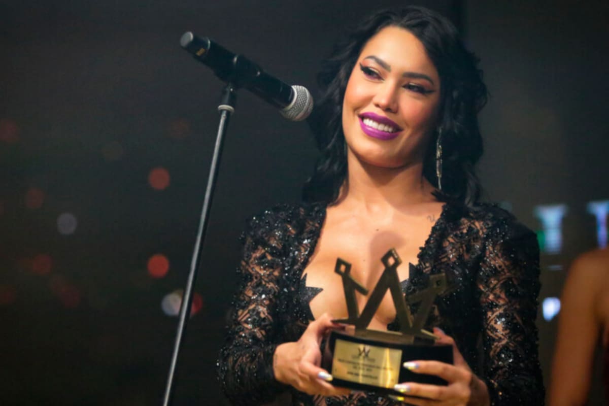 Video: Críticas por diminuto vestido de Ana del Castillo en los Upar Awards