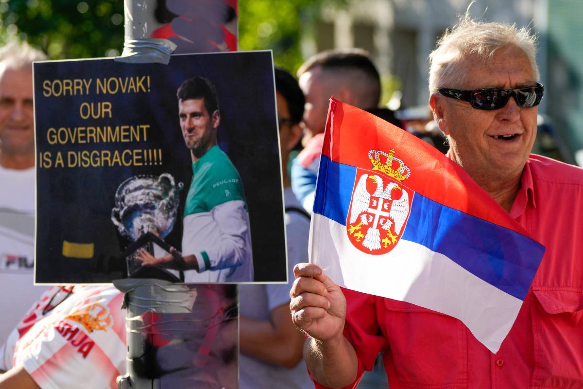Australia dice que Djokovic no está vacunado ni recibió garantía de ingreso