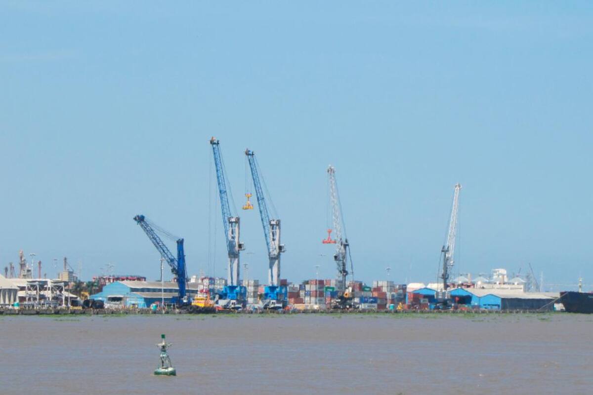 Quince buques desviados a terminal Compas Cartagena