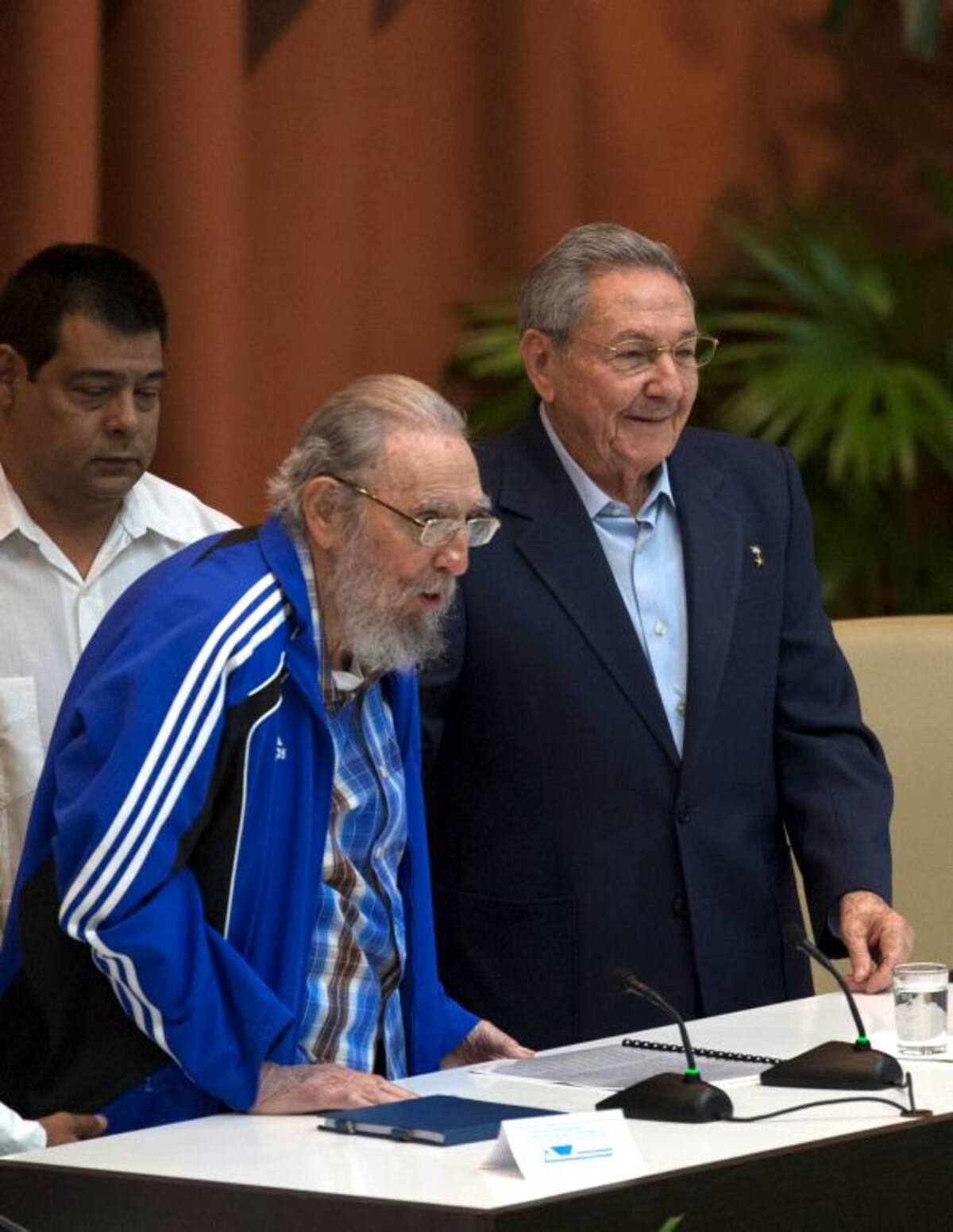 Fidel y Raúl Castro. AP Ismael Francisco