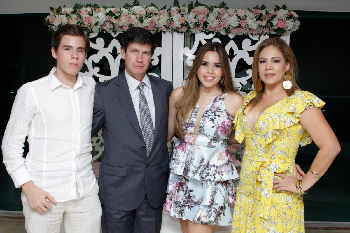 Fiesta de grado de María Paula Bonilla y Hannia Barrios
