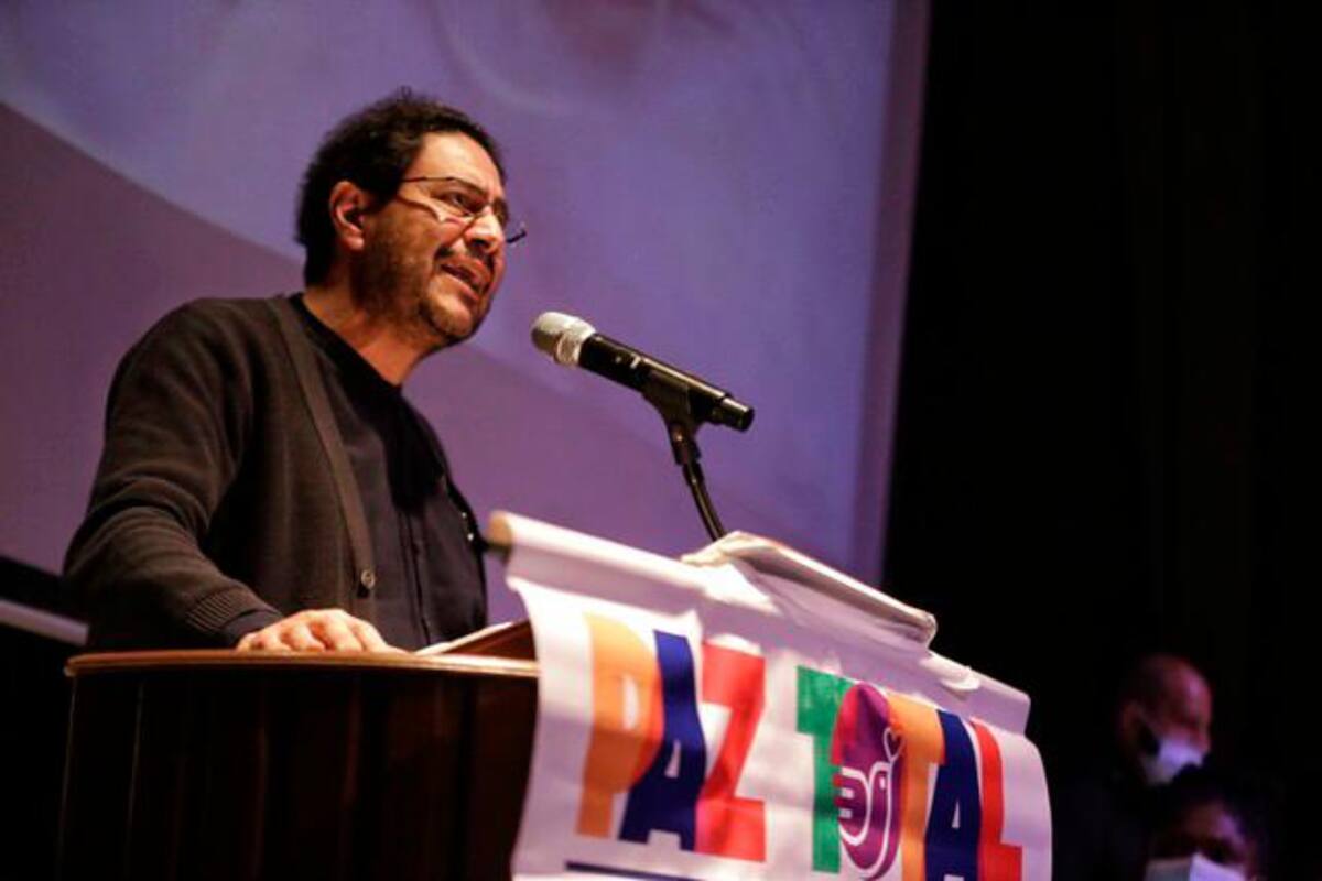 ¿Se retractó? Iván Cepeda retira polémico proyecto contra crímenes a la paz