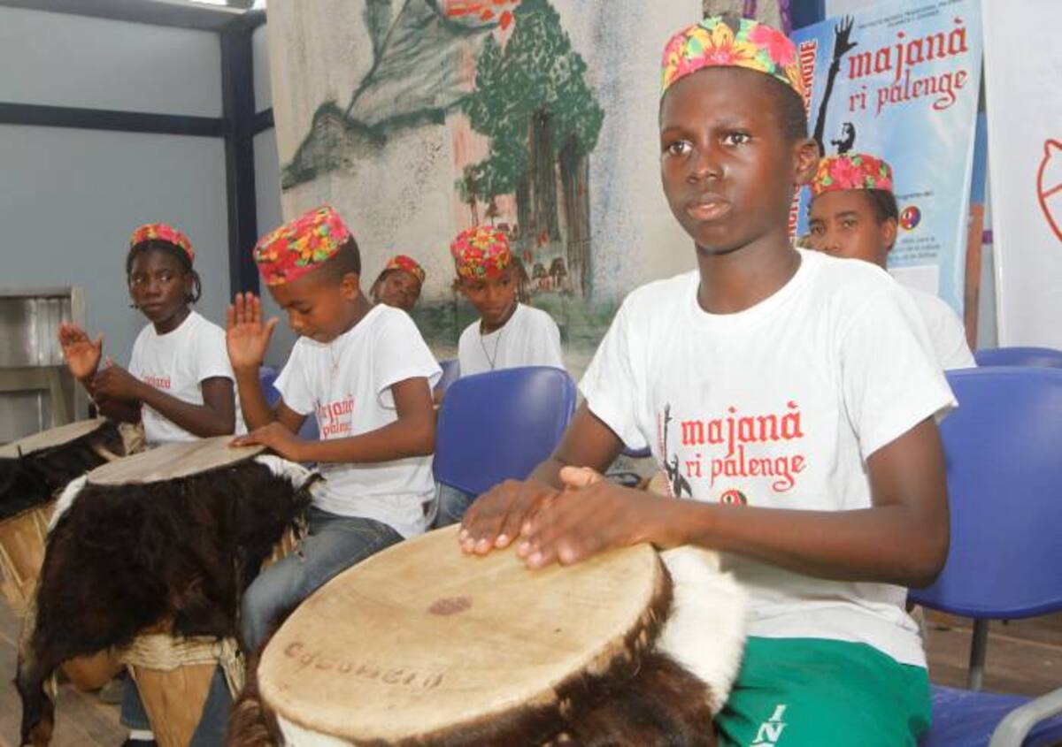 Taller de tambores. JULIO CASTAÑO - EL UNIVERSAL