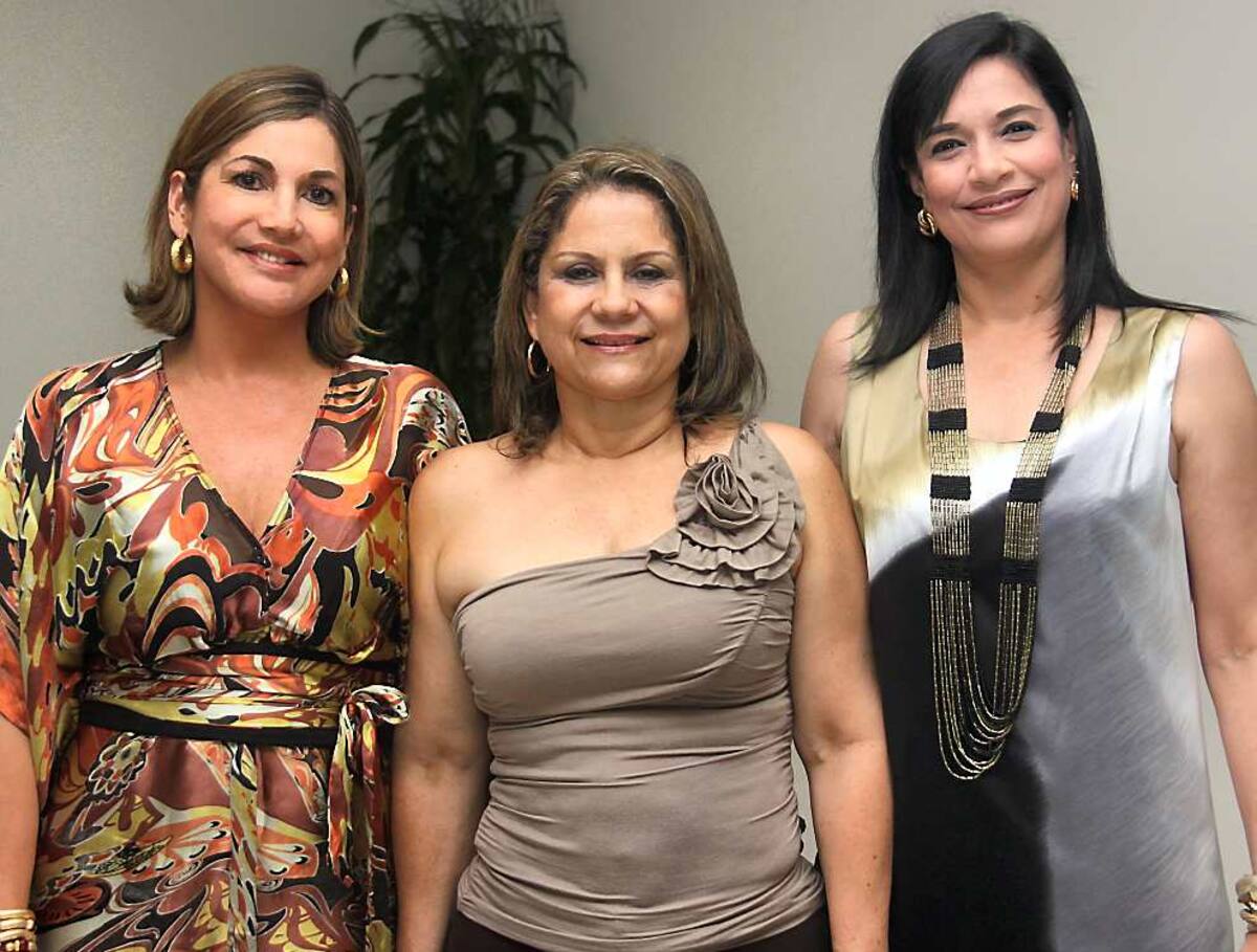 Marieta de Londoño, Lucy De La Vega y María Patricia Méndez.