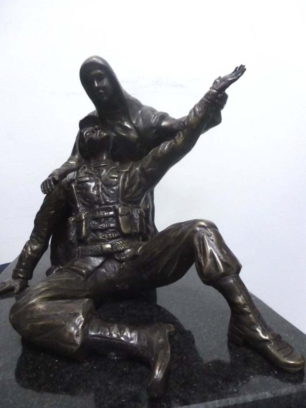 Develan monumento a los soldados caídos en combate en los Montes de María. CORTESÍA ARMADA NACIONAL