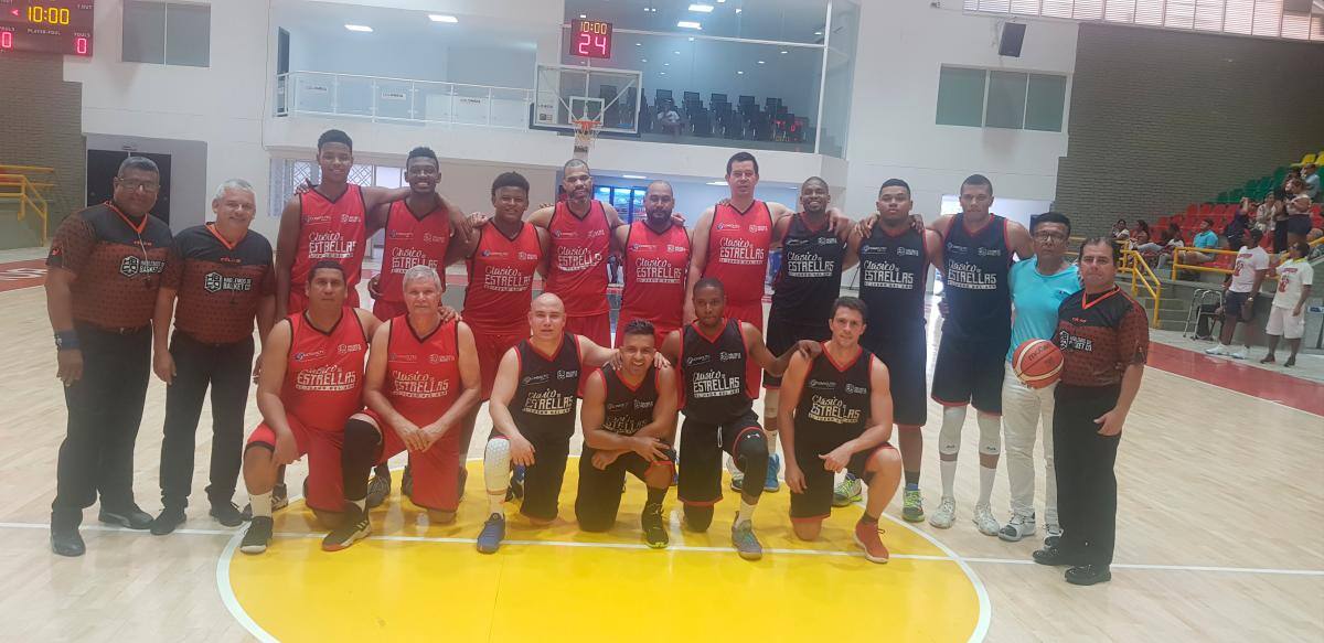 Jugadores invitados al homenaje a Álvaro Teherán en Cartagena.//Ernesto Armenteros-El Universal
