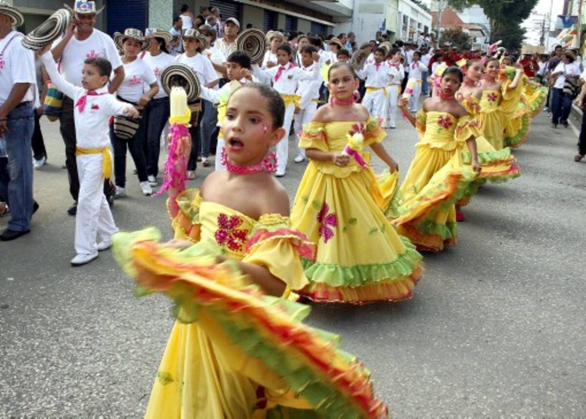 Con mucha alegría los fandangueritos del Liceo Panamericanito participaron en el desfile. FOTOS: MANUEL SANTIAGO PÉREZ/EL UNIVERSAL/