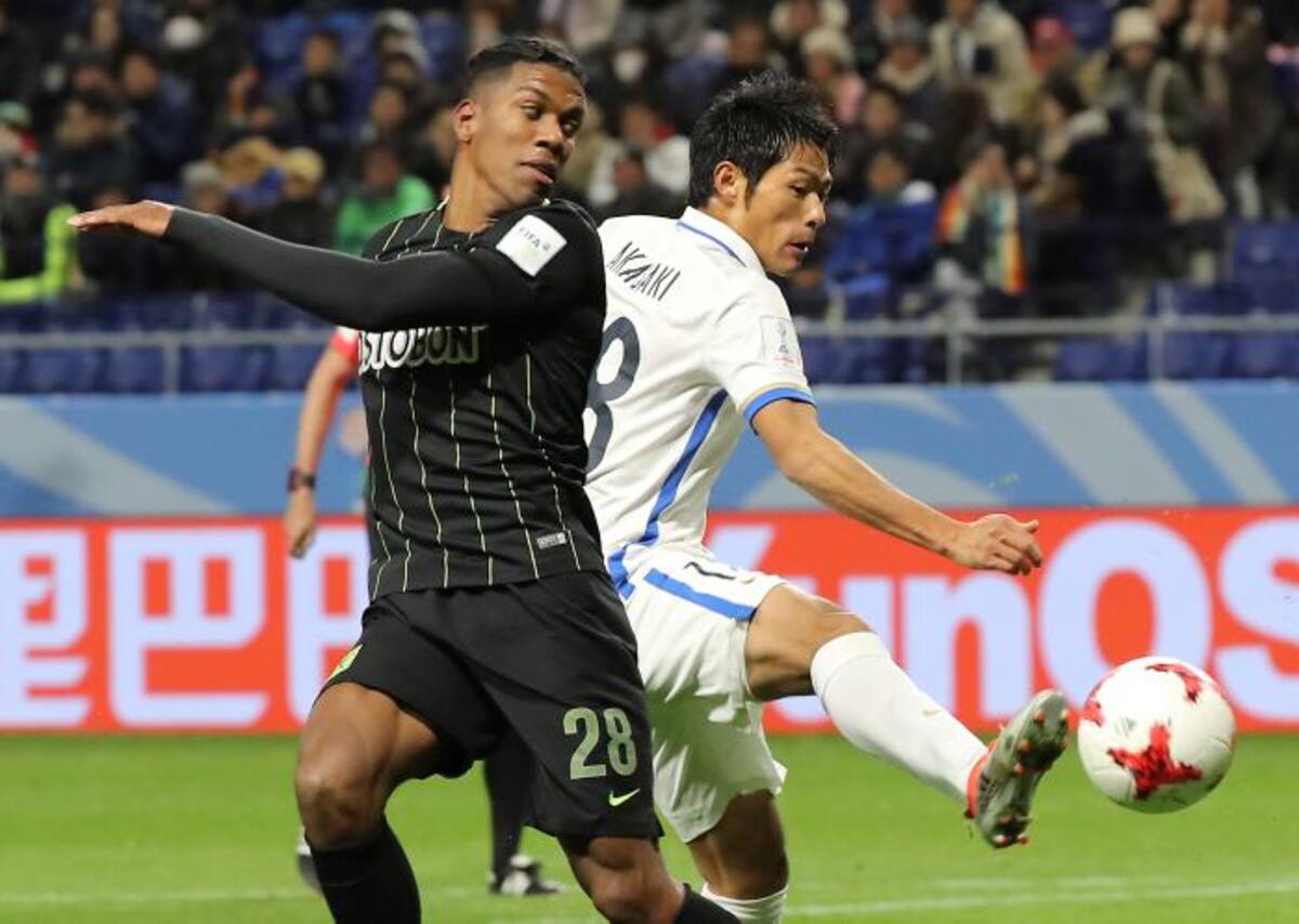 Nacional disputa con Kashima Antlers. AP Eugene Hoshiko