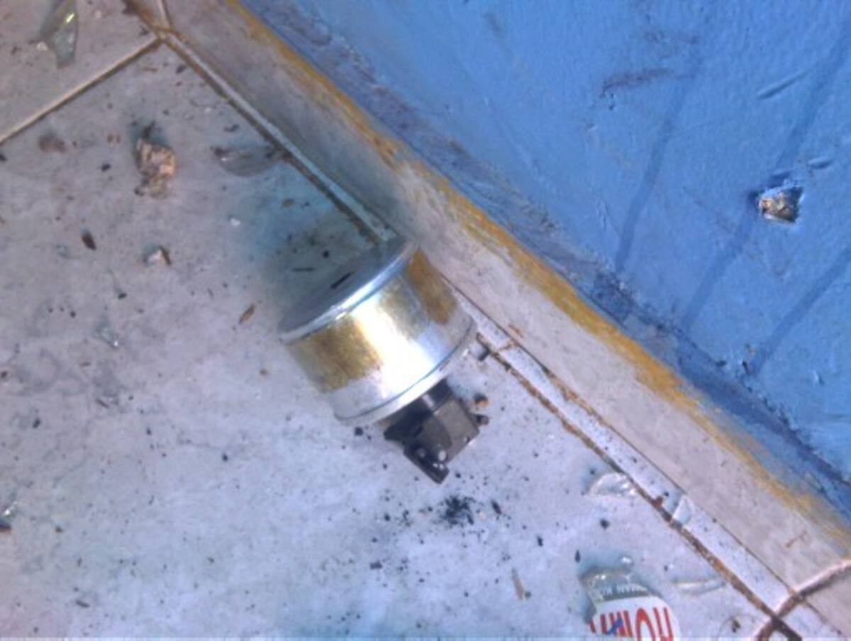 Los vecinos guardan aún los recipientes del gas lacrimógeno. FOTO CORTESIA