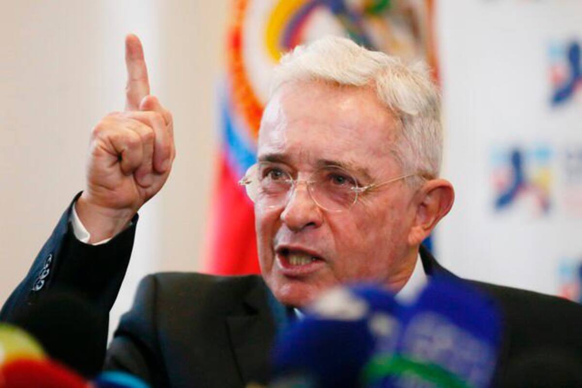 En tres meses, Fiscalía deberá definir el caso Uribe sobre soborno a testigos
