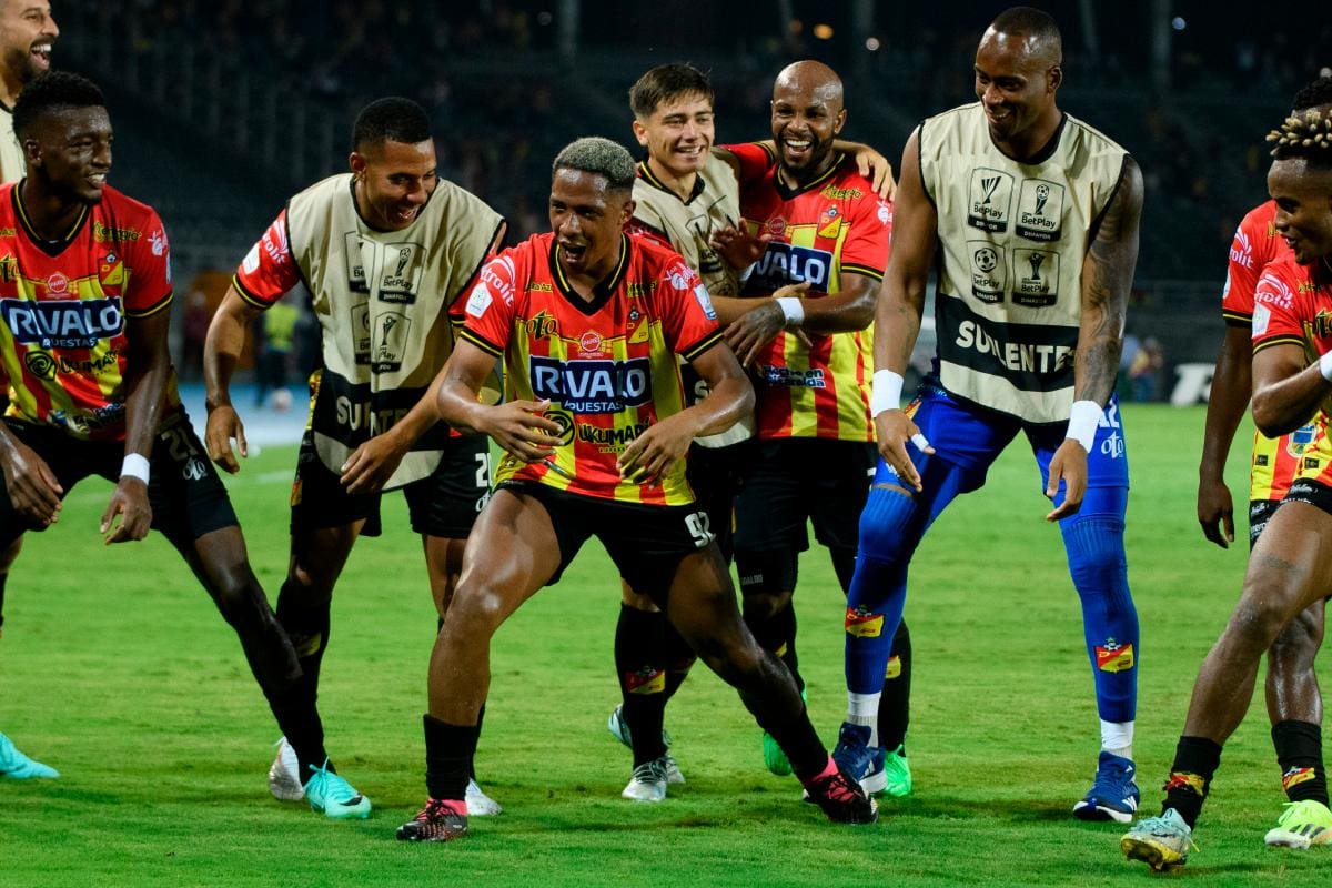 Jugador de Águilas le pegó a asistente técnico del Pereira, según Leonel Álvarez