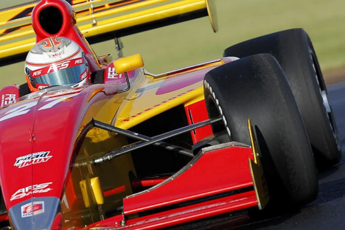 El colombiano Sebatián Saavedra se quedó con la 'pole position' en el Gran Premio de Indianápolis. COLPRENSA