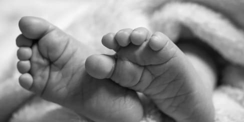 Muere niña de dos meses que habría sido abusada física y sexualmente