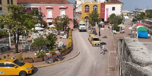 Así van las obras contra las inundaciones en la calle frente a la Plaza Santa Teresa