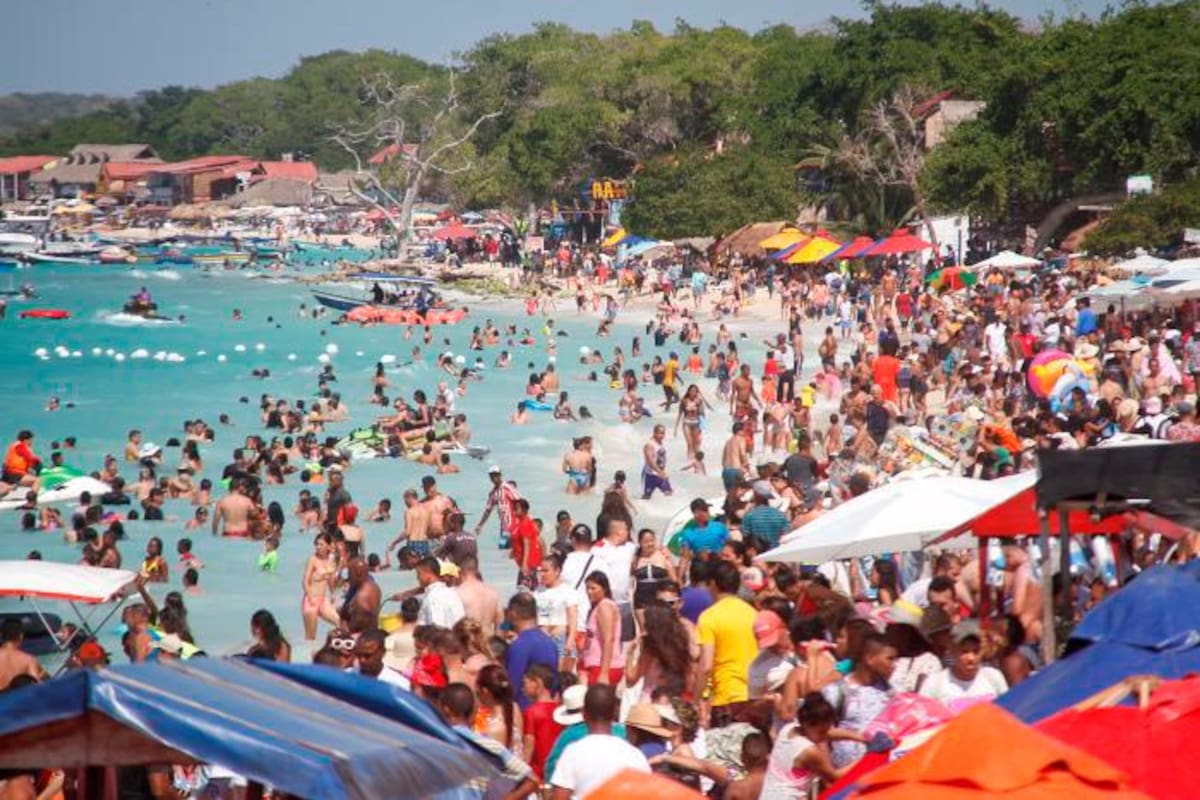 Distrito hará cumplir medida que prohíbe alojarse en Playa Blanca
