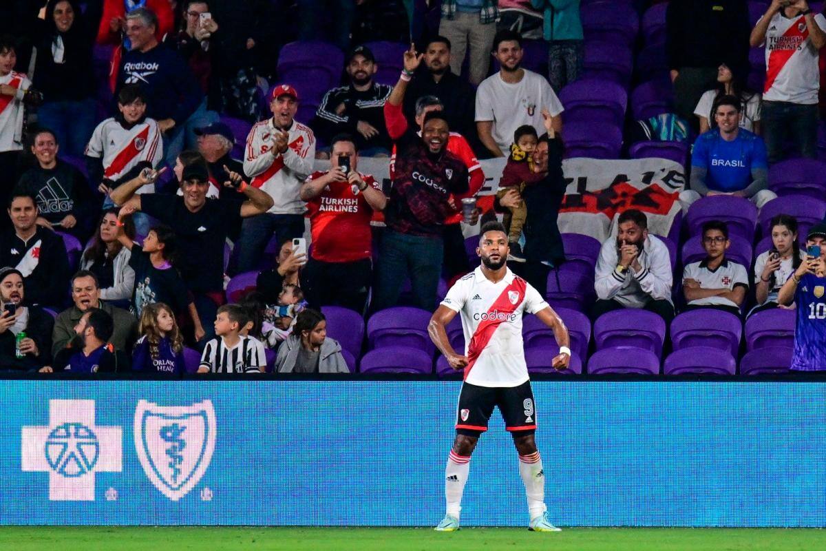 Video: Miguel Ángel Borja convirtió en el amistoso de River Plate