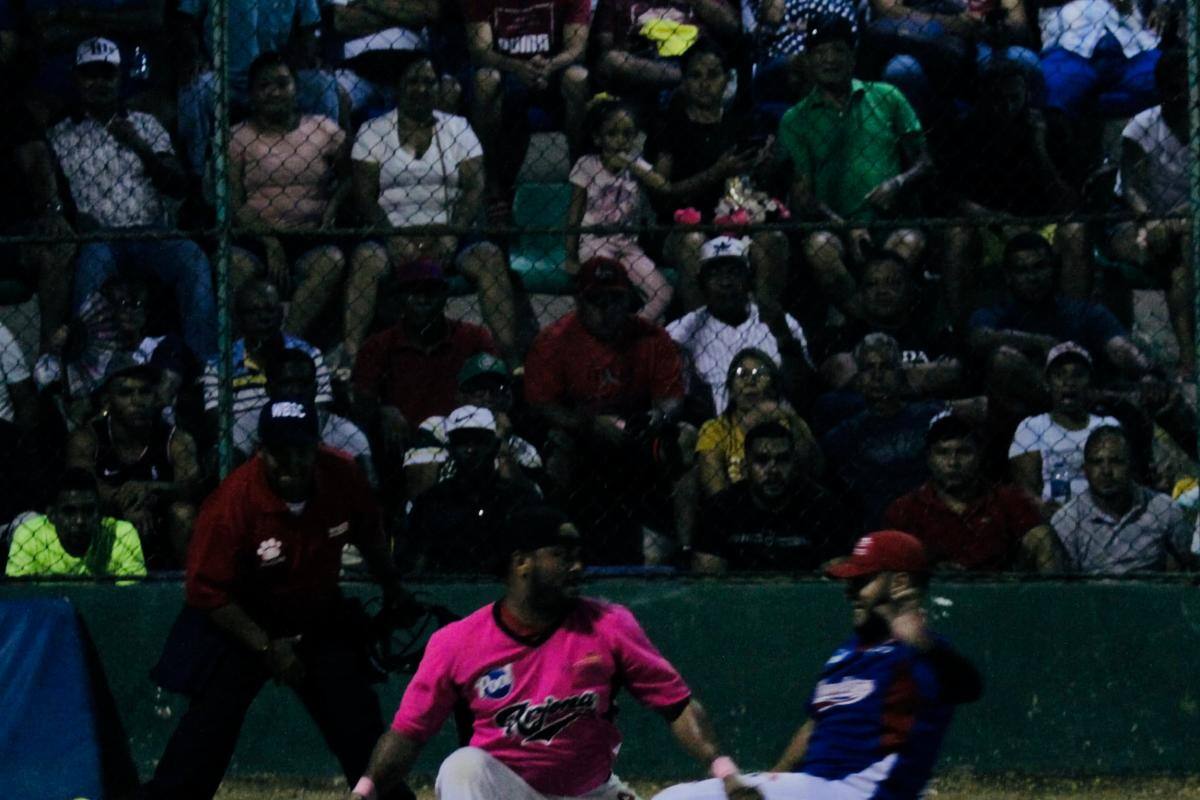 Semifinal Sóftbol Juega Por Tu Barrio: Turbana se impuso 13-7 a Santa Rita