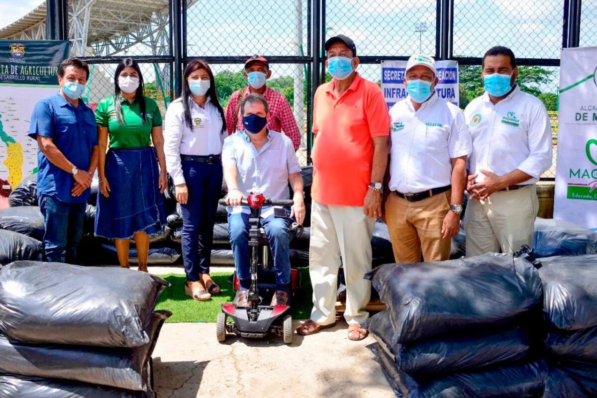 Entregan 100 toneladas de alimento para ganado en Magangué