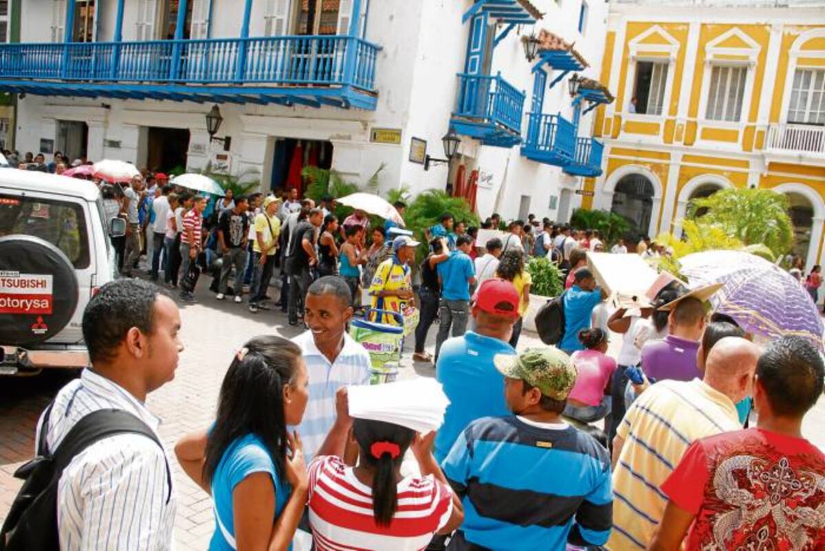 La Feria del Empleo del Sena siempre tiene buena acogida entre los cartageneros. Imágenes de la feria realizada el pasado 28 de junio. OSCAR DIAZ-EL UNIVERSAL