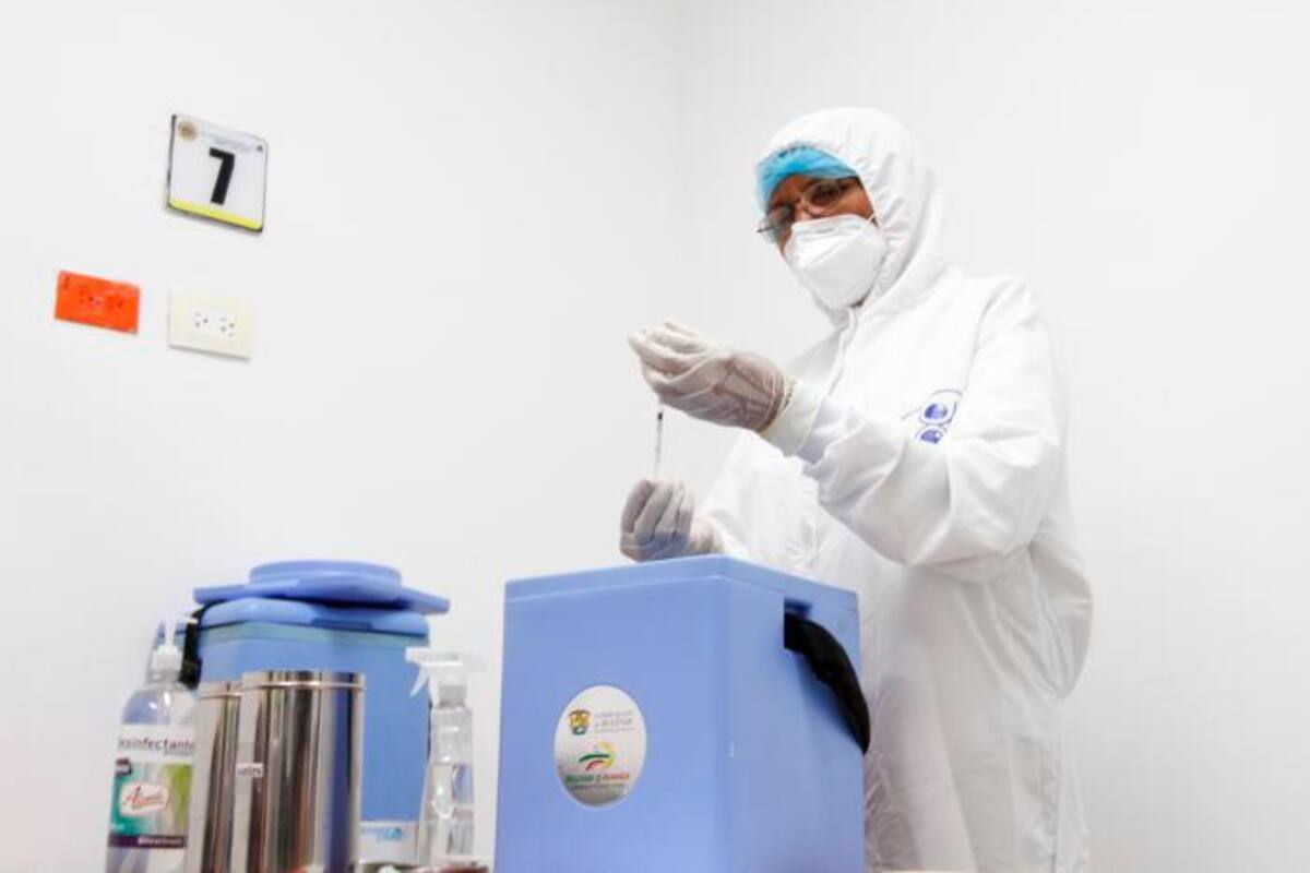 COVID-19: Vacunación del personal de salud en Bolívar avanza con normalidad