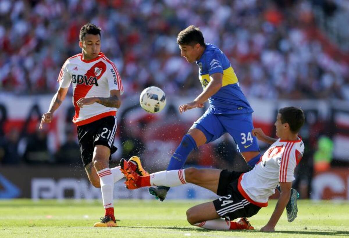Boca define parte de su liderato ante River. AP