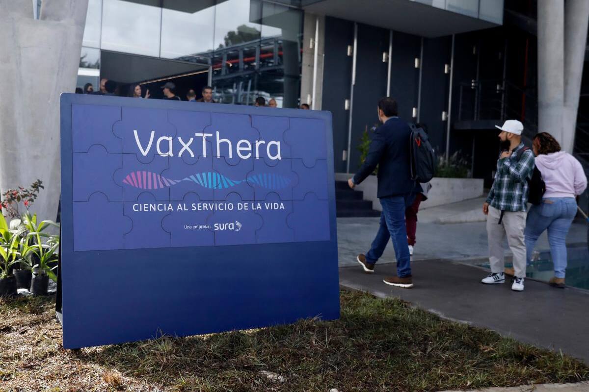 Inauguran primera planta de producción de vacunas en Colombia