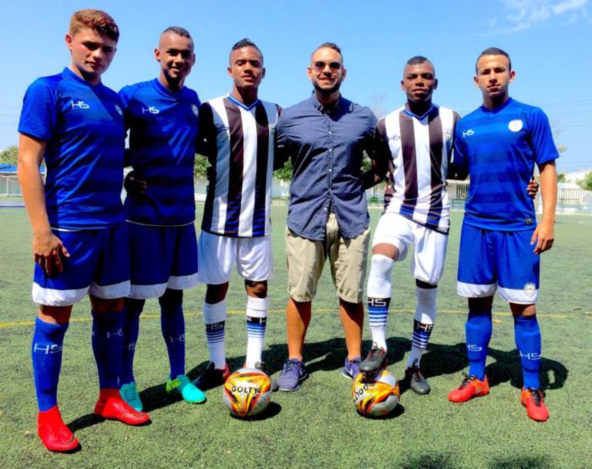 Luis Gabriel Marti?nez, Junior Valencia Narva?ez, Rodolfo Pacheco, Ober Almanza y Steven Murill, con Federico Spada. CORTESÍA.