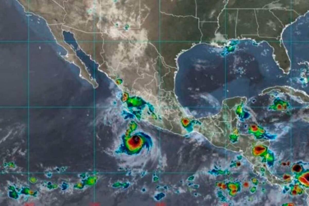 El huracán Bonnie se debilita y se aleja de México