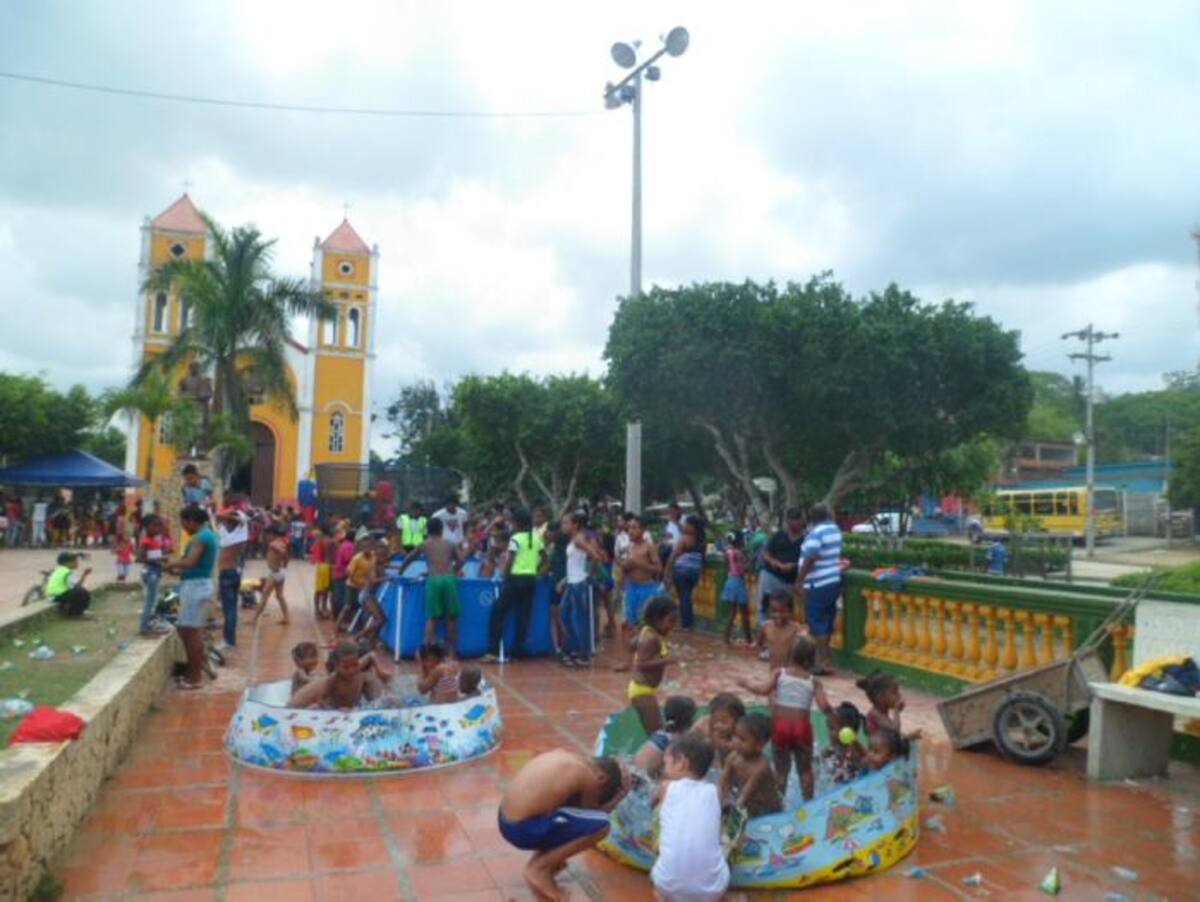 En Villanueva, en la plaza principal, se realizaron los actos conmemorativos. Cortesía