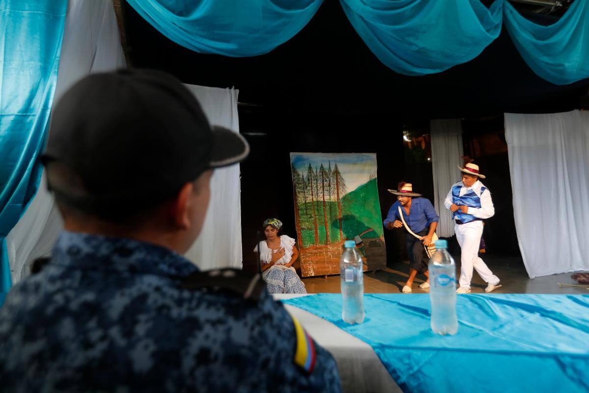 El teatro abre una puerta a la liberación y la reconciliación de presos colombianos