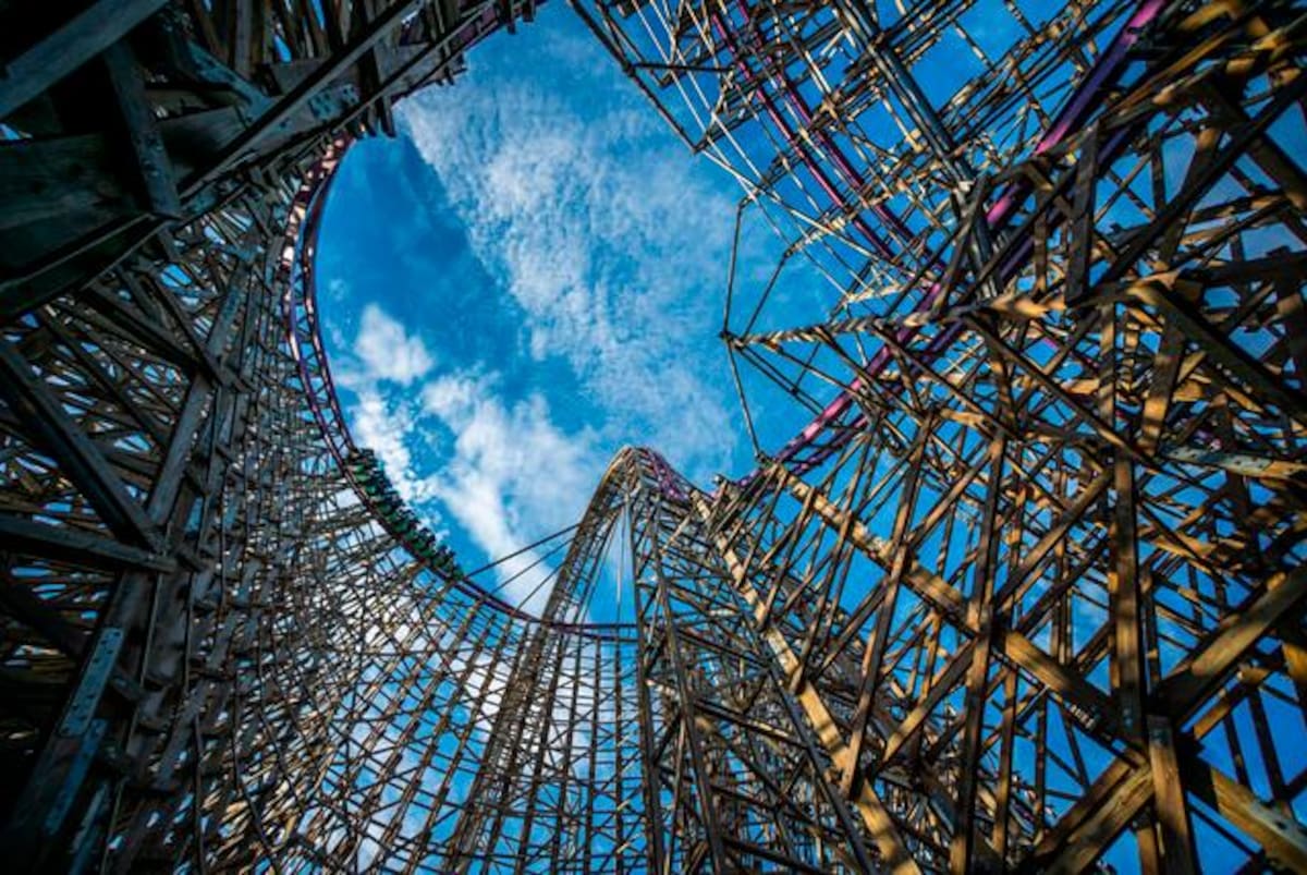 Iron Gwazi se inauguró en Busch Gardens Tampa.