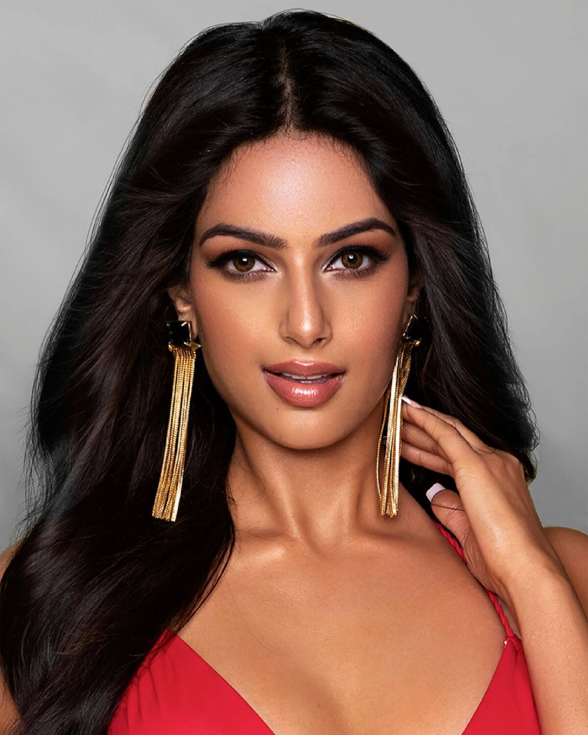 Foto oficial de Harnaaz Kaur Sandhu, la nueva Miss Universo.