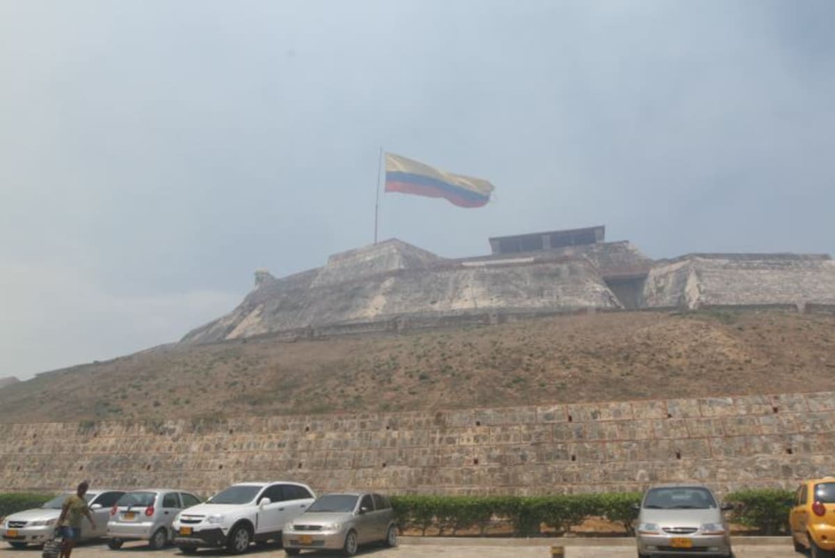 La humareda se extendió hasta el Cerro de San Lázaro. JULIO CASTAÑO - EL UNIVERSAL
