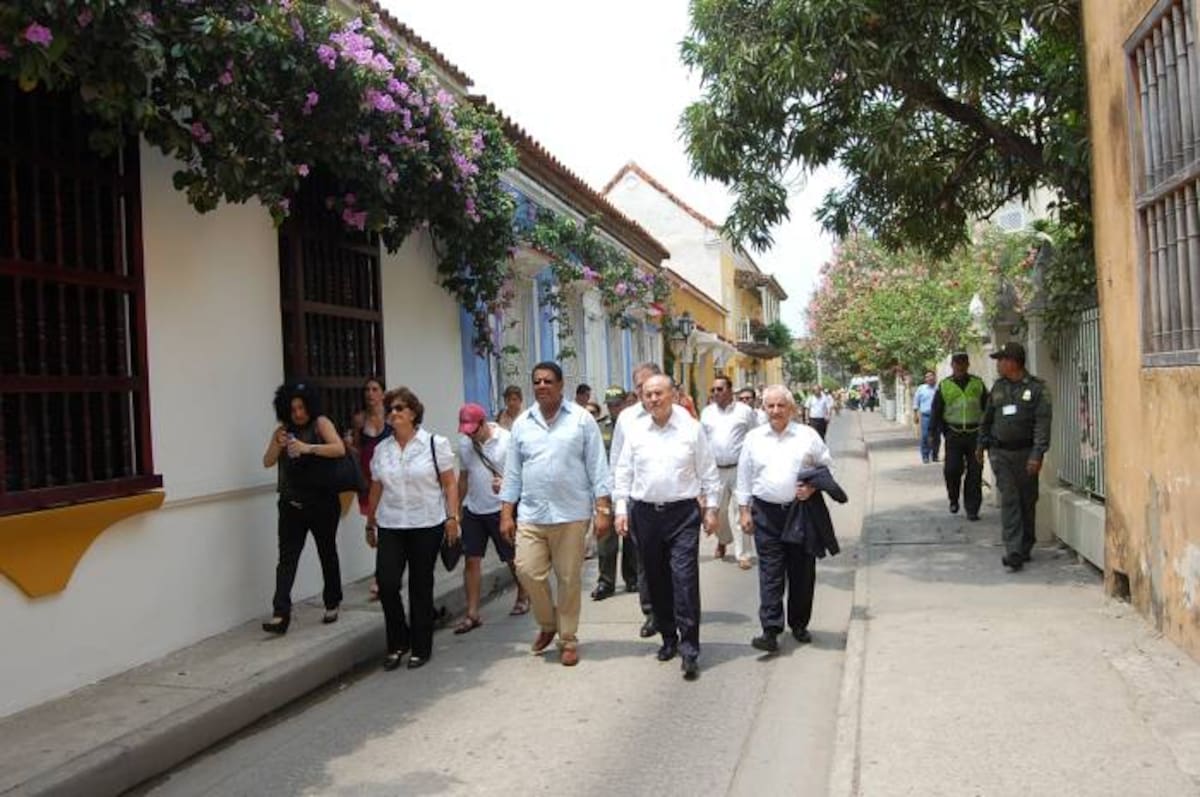El alcalde de Cartagena, Campo Elías Terán, y su similar de Estambul (Turquía), Kadir Topba?, recorrieron las calles del Centro Histórico y visitaron atractivos turísticos como el Castillo San Felipe de Barajas y el Cerro de La Popa. CORTESÍA VÍCTOR MARRUGO - PRENSA ALCALDÍA DE CARTAGENA