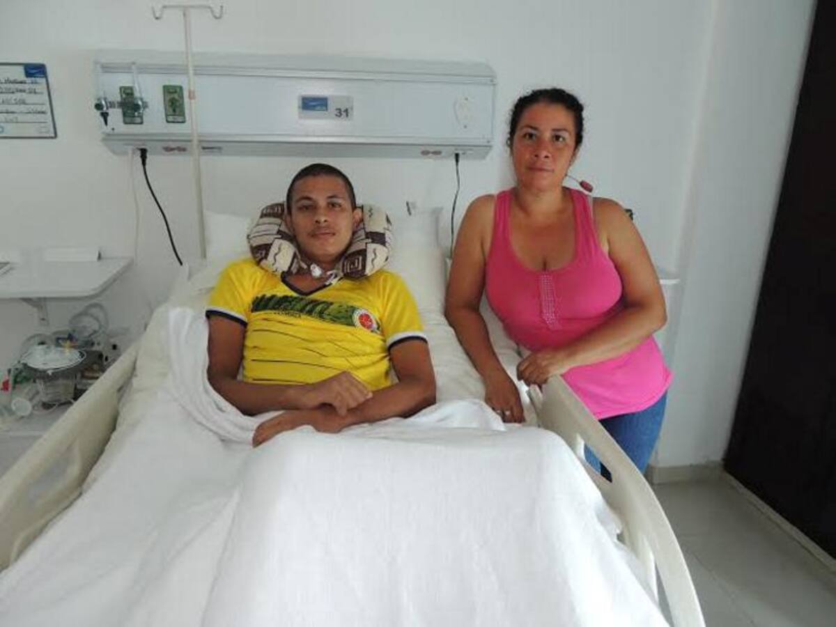Adrián y su madre Milagro, llevan casi tres meses en Cartagena. La mujer debe vivir en el hospital en el que se encuentra su hijo porque no tiene familia aquí y no tiene recursos suficientes para irse a otra parte. Cortesía