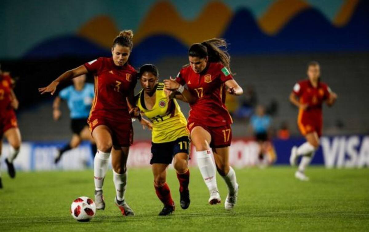 España era favorita, pero no pudo obtener la victoria frente a Colombia. EFE.