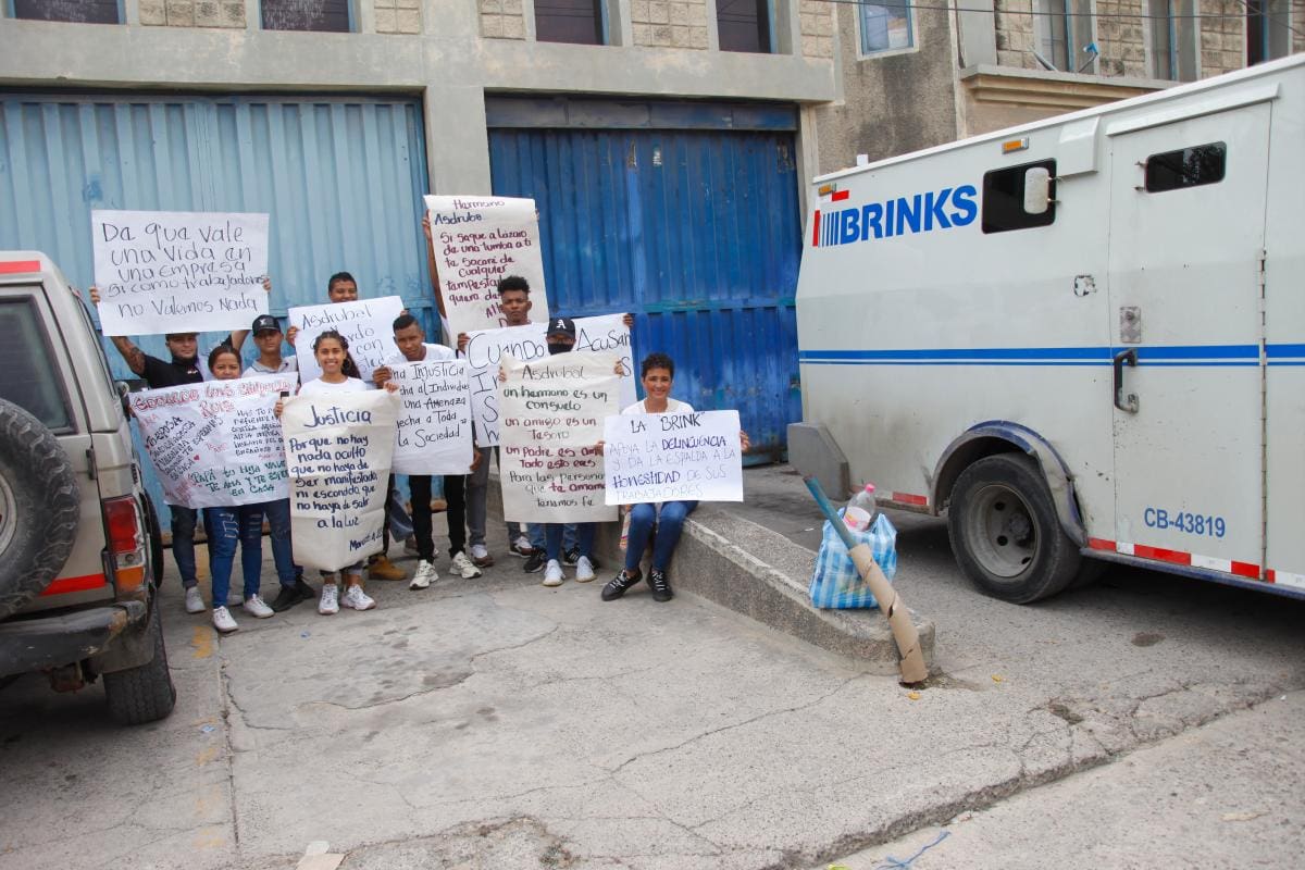 “Son inocentes”: Familia de capturados por robo a carro de valores