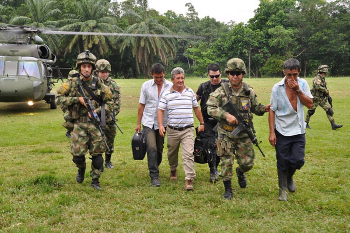 Daniel Ramón Huertas, alias 'Piquiña’, presunto responsable del secuestro del periodista francés Romeo Langlois, fue capturado junto a otros tres guerrilleros de las Farc. COLPRENSA