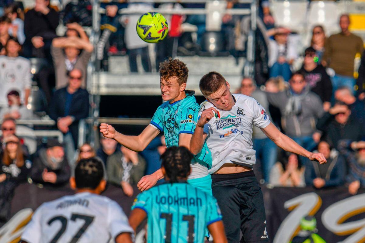 Con minutos de Muriel y Zapata, Atalanta salvó un punto frente a Spezia