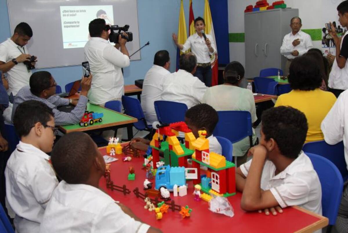 La Ministra durante su discurso en la inauguración del laboratorio de lego, en el colegio San Lucas. Kailline Giraldo.