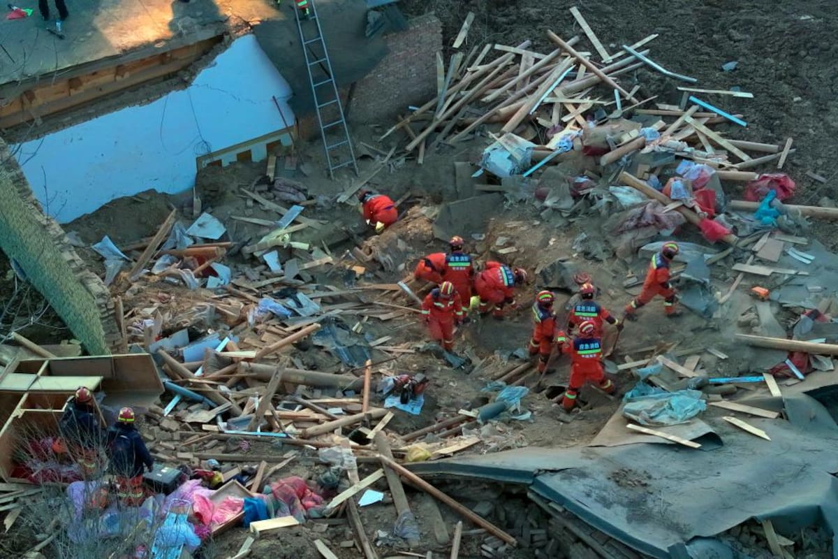 Terremoto en China ya deja 127 muertos: continúan las tareas de rescate