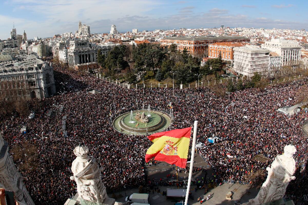 Miles de manifestantes protestaron en defensa de la sanidad pública en España
