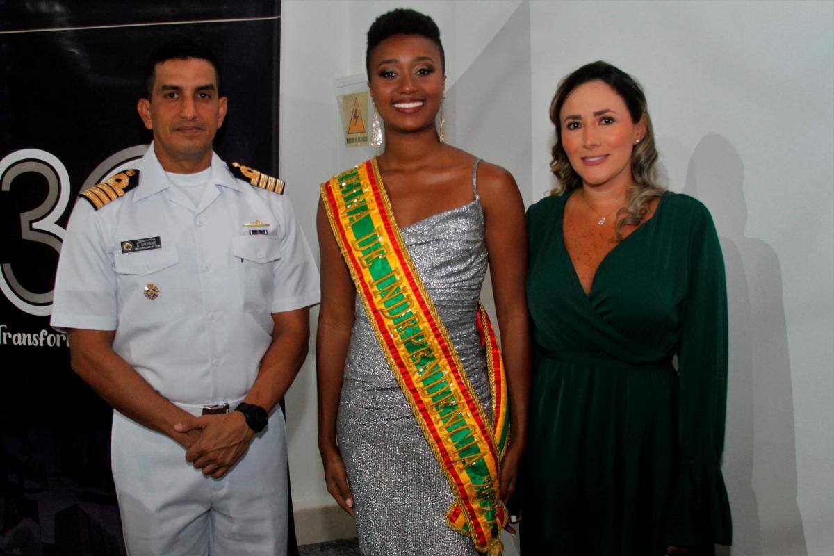Carlos Urban, Reina de la Independencia Ayele Agyare Lozano, Andrea Quintero.