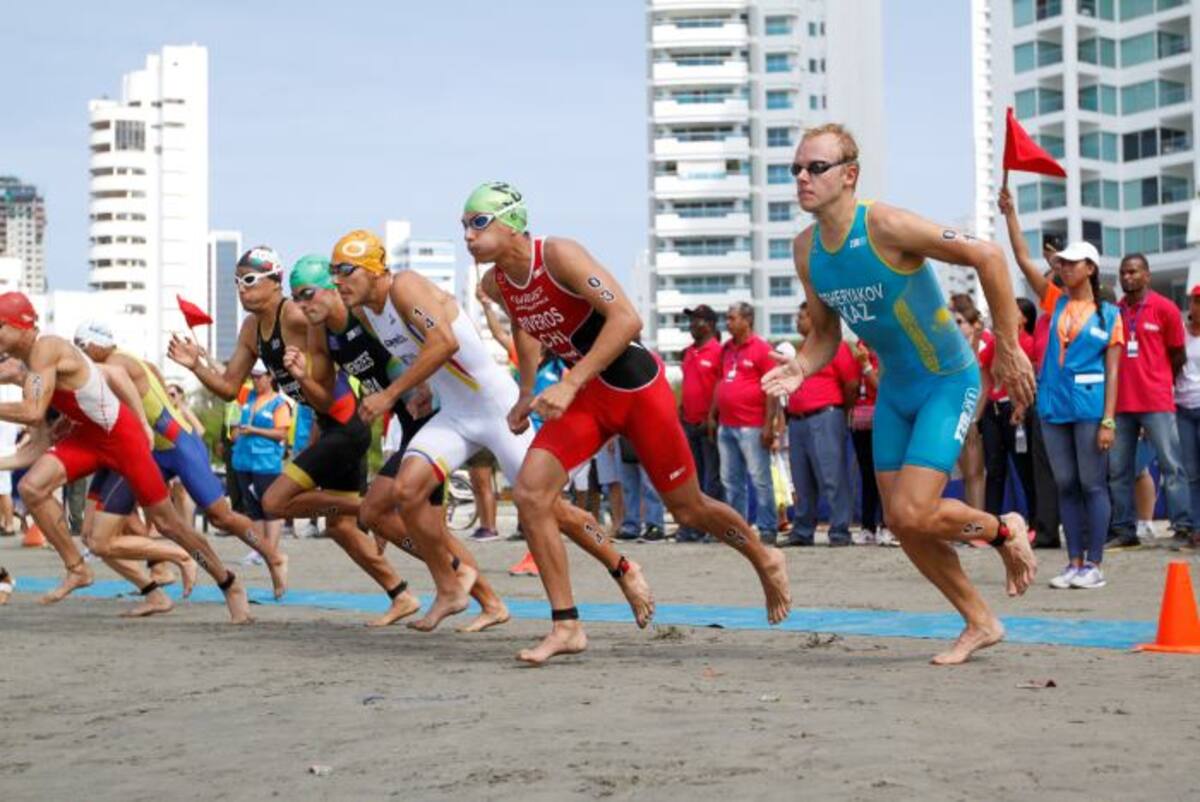 Triatlón. JULIO CASTAÑO - EL UNIVERSAL