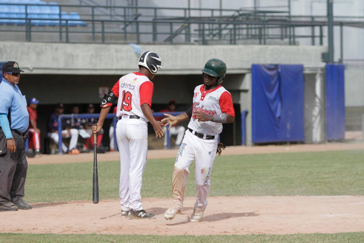 Béisbol de mayores: Arenal gana tres juegos y es nuevo líder