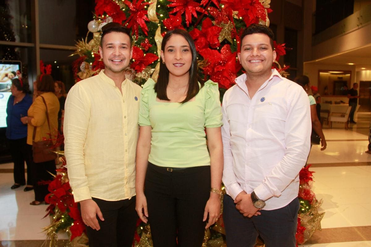 Carlos Jiménez, Paola Iriarte y Eder Aguirre.